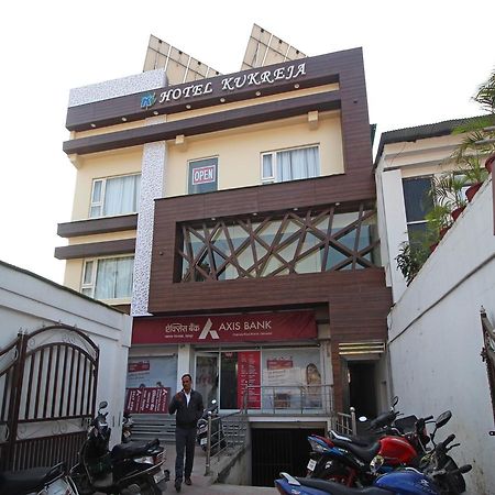 Oyo 8132 Hotel Kukreja Dehradun Exterior foto