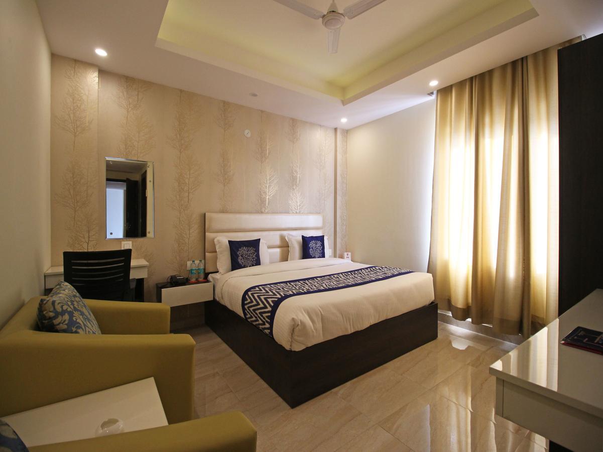 Oyo 8132 Hotel Kukreja Dehradun Exterior foto