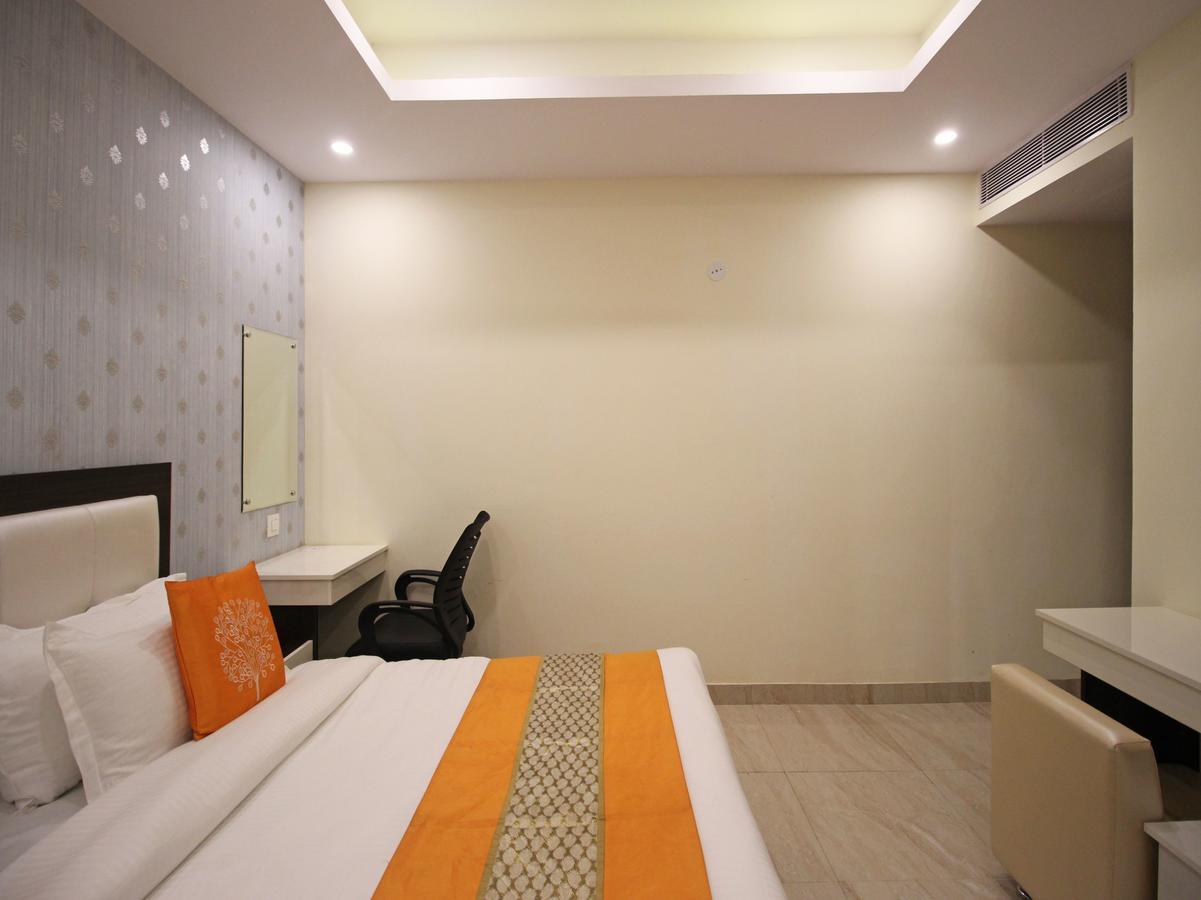 Oyo 8132 Hotel Kukreja Dehradun Exterior foto