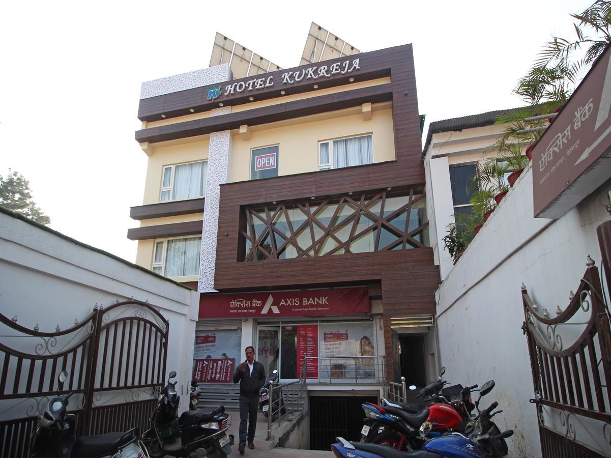 Oyo 8132 Hotel Kukreja Dehradun Exterior foto