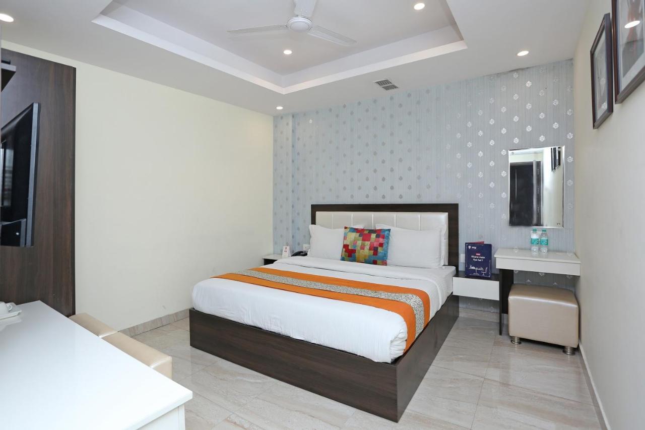 Oyo 8132 Hotel Kukreja Dehradun Exterior foto